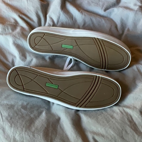 Grasshopers Sneakers - Picture 3 of 4